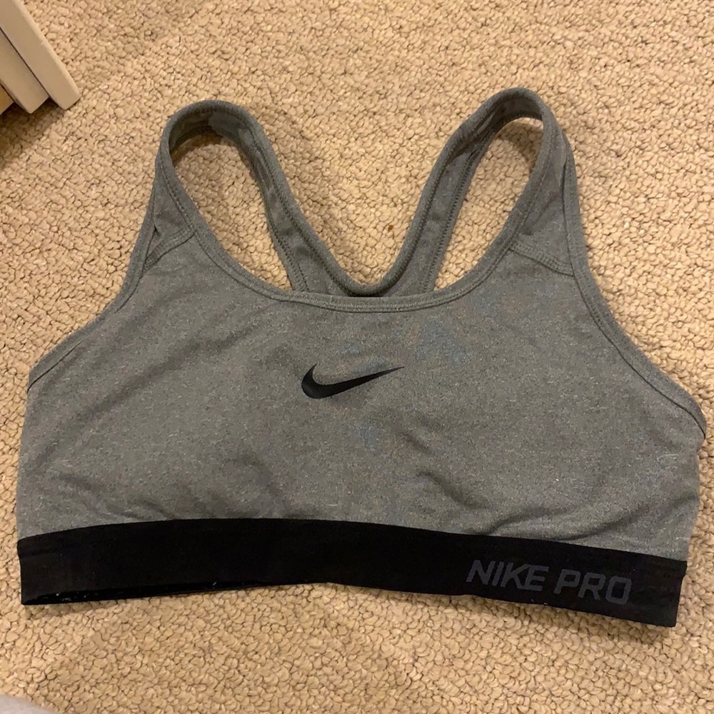 Nike pro sports bra